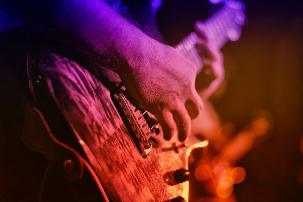 Pinch Harmonic Nasıl Yapılır?